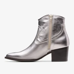 Elder Rae Silver Leather
