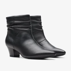 Teresa Skip Black Leather