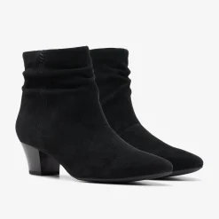 Teresa Skip Black Suede